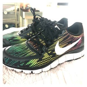 Like new Nikes 5.0 free runs, rare color pattern